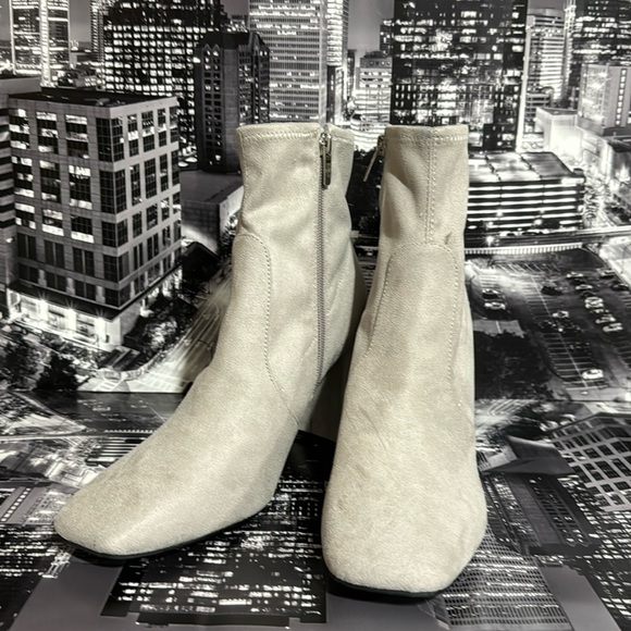Marc Fisher Ankle Boots - Picture 1 of 7